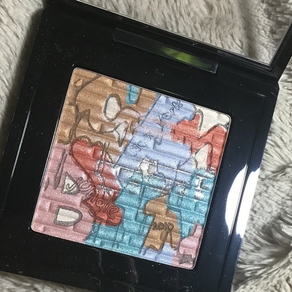 Mac street art eyeshadow compact - Picture 1 of 3